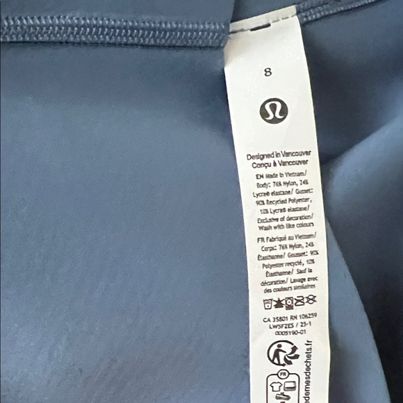 Lululemon NWT Glow Up HR Leggings 25" in Washed Denim Blue Size 8 - Picture 3 of 5